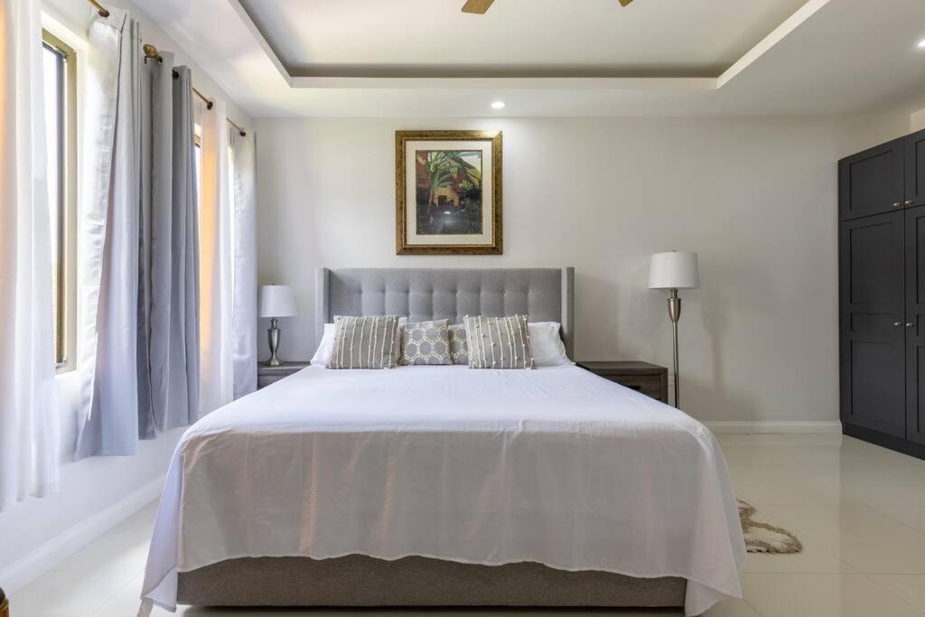 Sun Shine Luxury Villas 2 Bedroom Pool & Gym Ocho Rios St Ann Exteriör bild