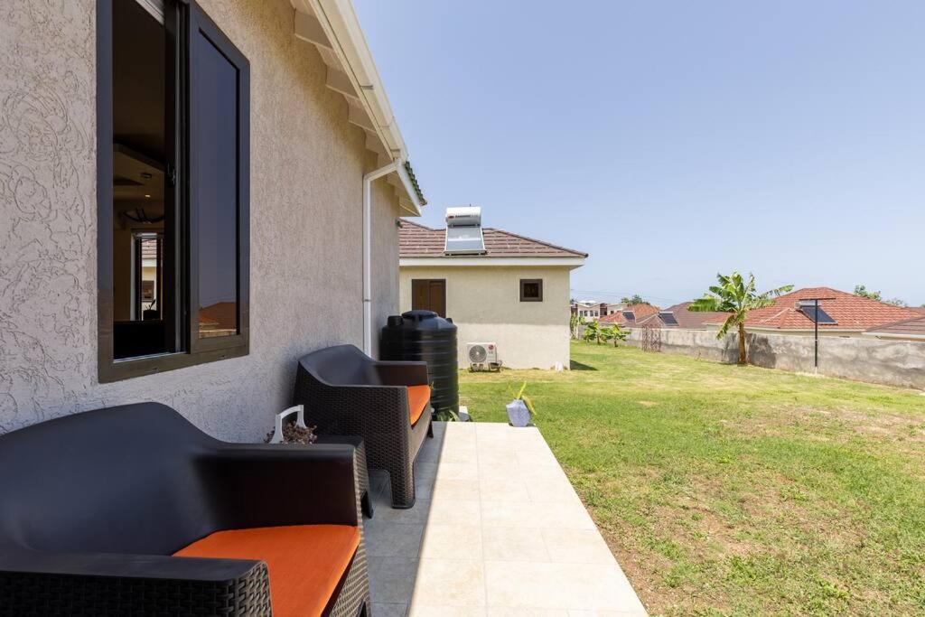 Sun Shine Luxury Villas 2 Bedroom Pool & Gym Ocho Rios St Ann Exteriör bild